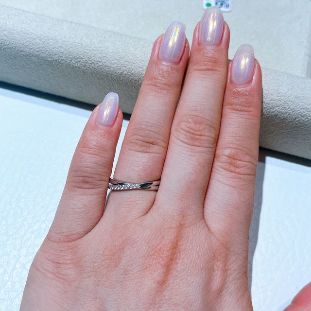 【和光ブライダルブティックギンザの口コミ】 インスタやwebで見て素敵だなと思っていました。
2本の指輪が交差するよう…
