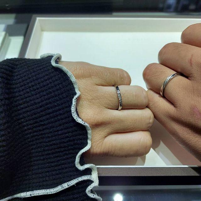 【アイプリモ(I-PRIMO)の口コミ】 綺麗なウェーブが入っていて、指を綺麗に見せてくれます。ダイヤモンドの…