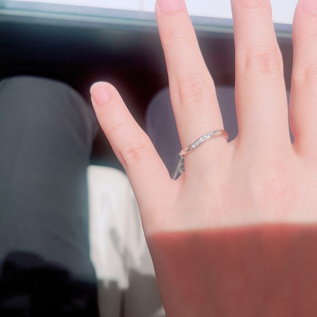 【銀座ダイヤモンドシライシの口コミ】 他ブランドでのパーソナルハンド診断で、私にはウェーブ型の指輪が似合っ…