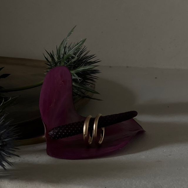 【atelier ST, CAT(アトリエ エスティーキャット)の口コミ】 長年使えるシンプルなデザインで、カジュアルな服装にも合うよう、マット…