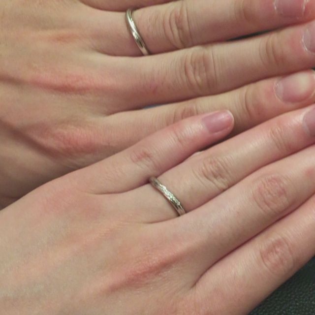 【銀座ダイヤモンドシライシの口コミ】 彼からの婚約指輪はダイヤモンドシライシさんのRadiant daysでした。結婚…