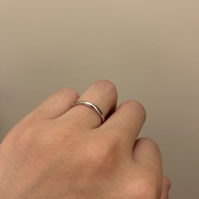 【LUCIE(ルシエ)の口コミ】 シンプルなのが良いという気持ちで選んだ。色々な指輪を見ると、派手なも…