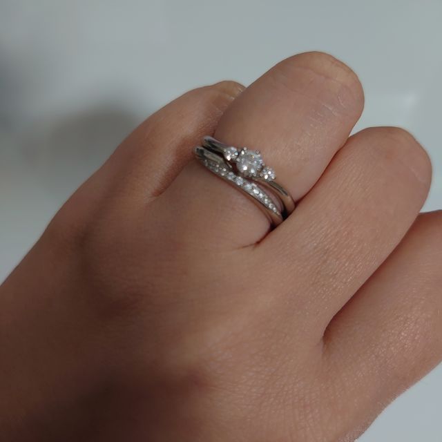 【銀座ダイヤモンドシライシの口コミ】 価格帯もお手頃？コスパが良いと思います。
そして、デザインもシンプルだ…