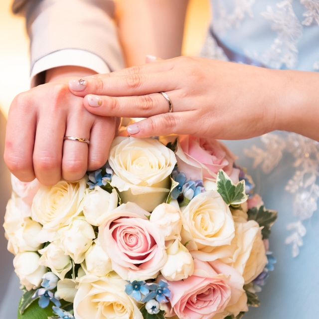 【銀座ダイヤモンドシライシの口コミ】 シンプルで普段使いできるものを選びました。ウェーブになっているので指…