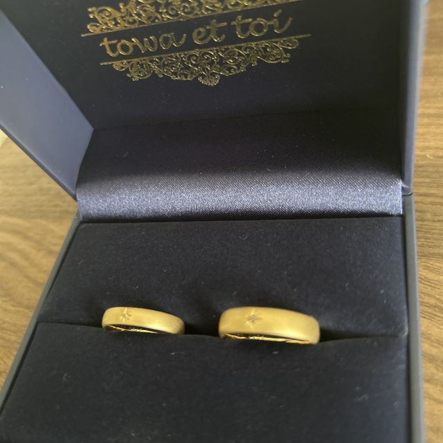 【towa et toi(トワエトワ)の口コミ】 ネットで結婚指輪を探している時に見つけたゴールドの指輪。お店で実際に…