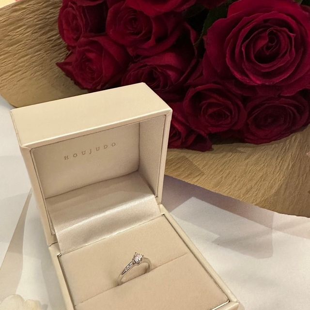 【宝寿堂(ほうじゅどう)の口コミ】 さまざまな有名ブランドを回った末、宝寿堂さんに決めました。わたしは爪…