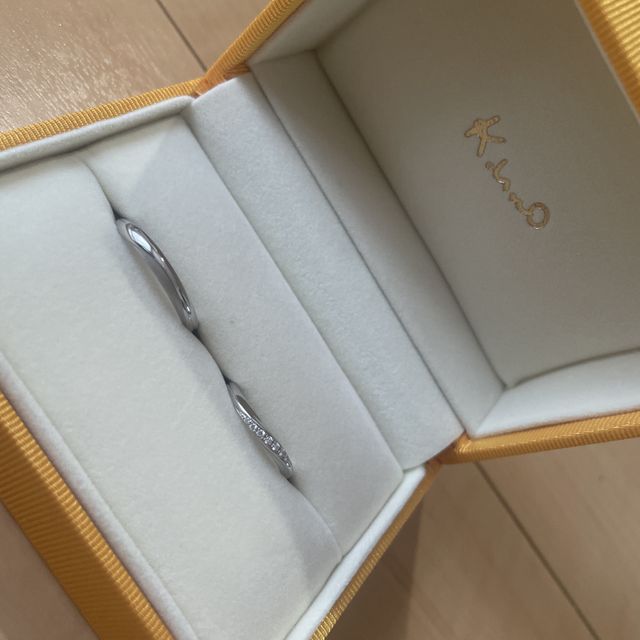 【ケイウノ ブライダル(K.UNO BRIDAL)の口コミ】 リング内側の刻印の自由度が高く、ふたりのイニシャルをデザイン化させた…