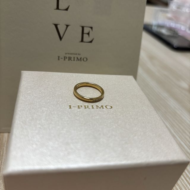 【アイプリモ(I-PRIMO)の口コミ】 ストレートタイプ、ゴールドリング
表面には5石ダイヤモンドがあるリング…