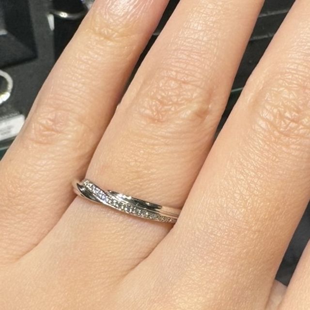 【エクセルコダイヤモンド(EXELCO DIAMOND)の口コミ】 毎日するものなので、シンプルな中にも華やかさが欲しいと思って居た中で…