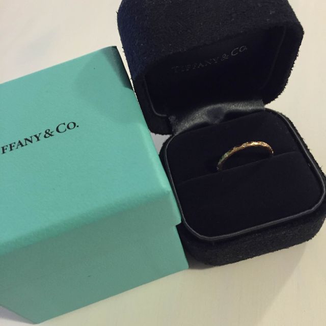 【ティファニー(Tiffany & Co.)の口コミ】 シンプルだけれども、とても品のあるデザインに惹かれました。ストーンが…