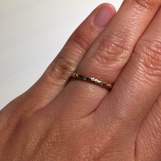 【ティファニー(Tiffany & Co.)の口コミ】 シンプルだけれども、とても品のあるデザインに惹かれました。ストーンが…