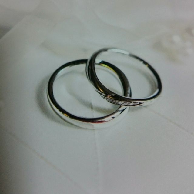 【4℃ BRIDAL(ヨンドシーブライダル)の口コミ】 婚約指輪は普段付けないので、普段付ける結婚指輪はダイヤモンドが付いて…