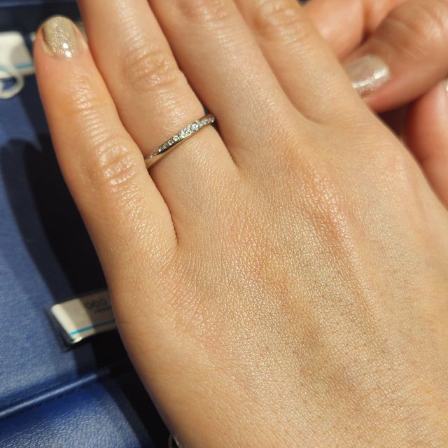 【銀座ダイヤモンドシライシの口コミ】 初めての指輪探しで右も左もわからず、店員さんにいわれるがままおすすめ…