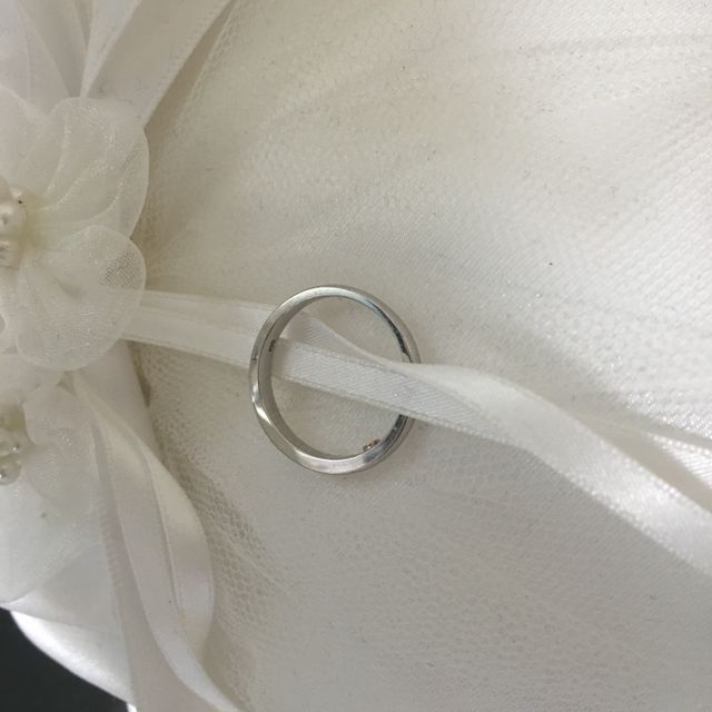 【Preuve(プルーヴ)の口コミ】 婚約指輪とかさねづけしたかったので、結婚指輪はあえてシンプルにしまし…