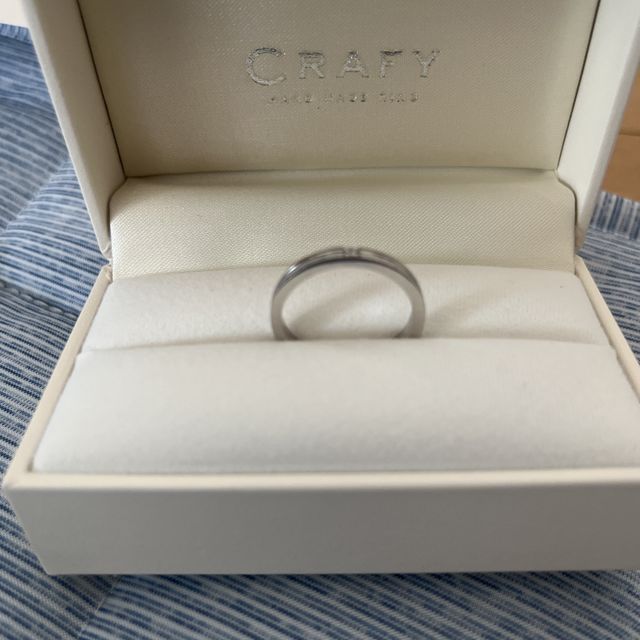 【CRAFY(クラフィ)の口コミ】 お互い好きなデザインで指輪を作ることができるので
お揃いにするか、しな…