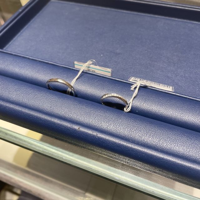 【銀座ダイヤモンドシライシの口コミ】 全体的に細身の指輪が多い印象でしたが、500種類あるのとことでデザインは…