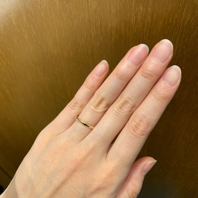 【銀座ダイヤモンドシライシの口コミ】 ゴールドですが必要以上のギラギラ感はなく、手に馴染む感じに惹かれまし…