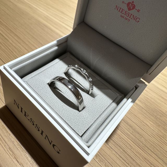 【NIESSING(ニーシング)の口コミ】 あまりないデザインでダイヤの輝きがより一層指輪を輝かせてくれていると…