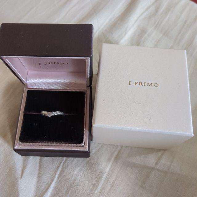 【アイプリモ(I-PRIMO)の口コミ】 重ね付けしたときのバランスがいいです
Dカラー0.31cにしたのですが、輝き…