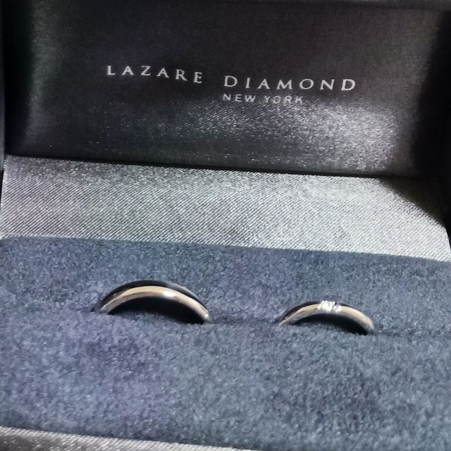 【ラザール ダイヤモンド(LAZARE DIAMOND)の口コミ】 ストレートでダイヤモンドが1つあるシンプルなタイプの指輪を探していまし…