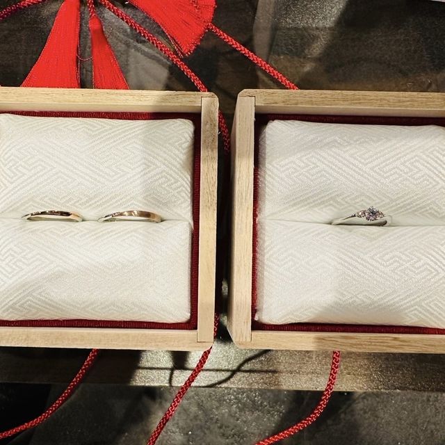 【TOMOE(トモエ)の口コミ】 指輪はシンプルなデザインながらも色や表面処理変更のオーダーもできるの…