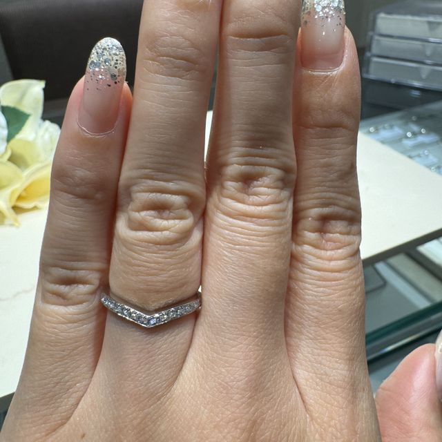 【アイプリモ(I-PRIMO)の口コミ】 ネットなので色々な指輪を見ていてVラインが好きだったのとダイヤがたくさ…