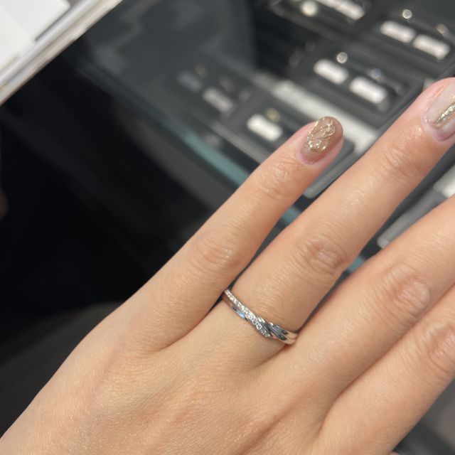 【エクセルコダイヤモンド(EXELCO DIAMOND)の口コミ】 結果的に違う指輪を購入しましたが、この指輪は第二候補でした。もともと…