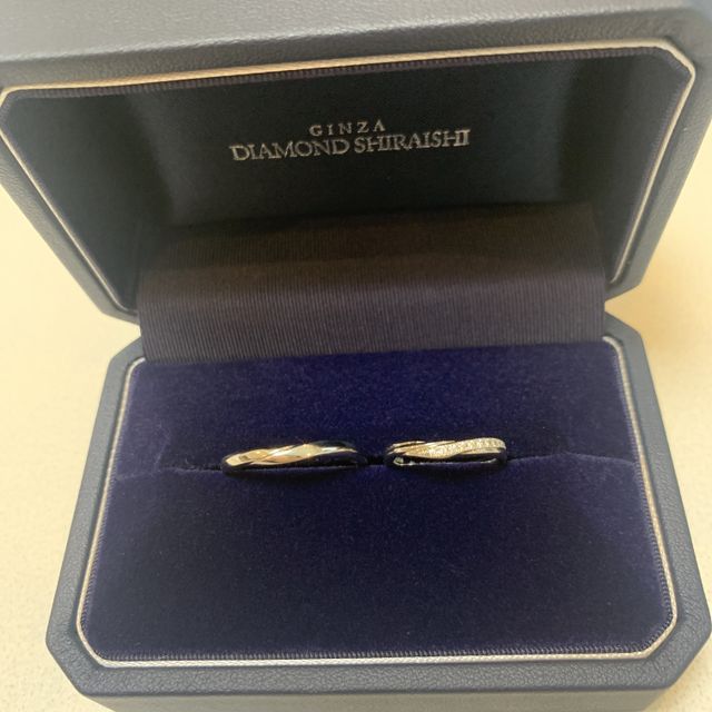 【銀座ダイヤモンドシライシの口コミ】 Vラインで指に馴染むデザイン。ダイヤモンドにこだわっているだけあって輝…