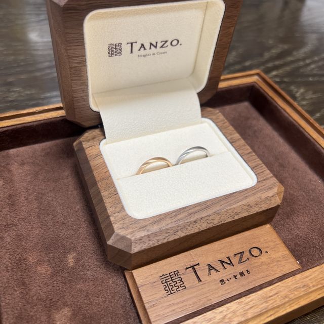 【TANZO.(鍛造指輪)の口コミ】 シンプルなものがよくて2人でお揃いのデザインにしました。
馴染むような…