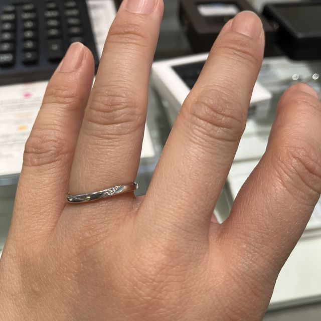 【アイプリモ(I-PRIMO)の口コミ】 華やかすぎず清楚な指輪という案内通り派手すぎず、日用的にも着用できる…