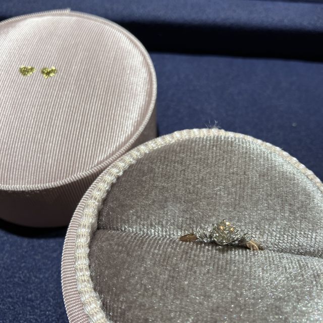 【LOVE NOTESの口コミ】 デザインがすごく素敵で、私の好みにもぴったりでした。個性が表れるデザ…