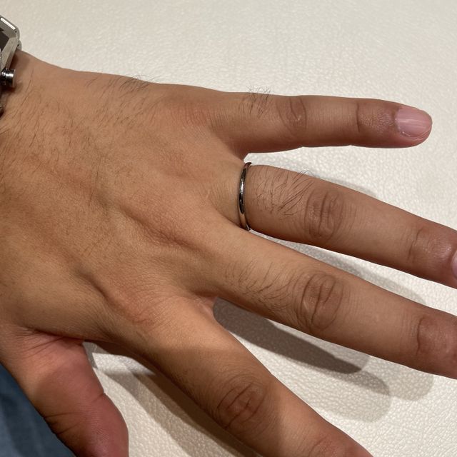 【アイプリモ(I-PRIMO)の口コミ】 細いタイプの指輪で付け心地がとてもよいです。
普段指輪をつけていない人…