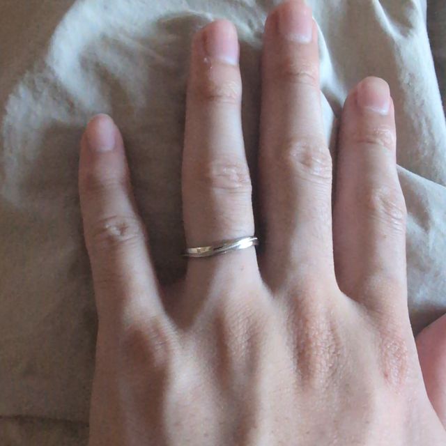 【アイプリモ(I-PRIMO)の口コミ】 指輪の選定基準として、シンプルな中特徴があり、馴染みやすいものを選び…