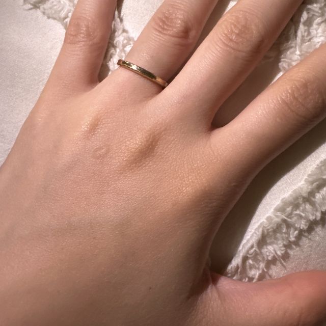 【CRAFY(クラフィ)の口コミ】 結婚指輪はとてもシンプルなものが理想だったので、少し太めにしてシンプ…