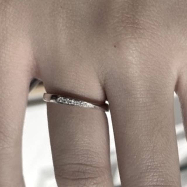 【銀座ダイヤモンドシライシの口コミ】 この時点では、細いながらも着け心地の良いものを探していました。今まで…