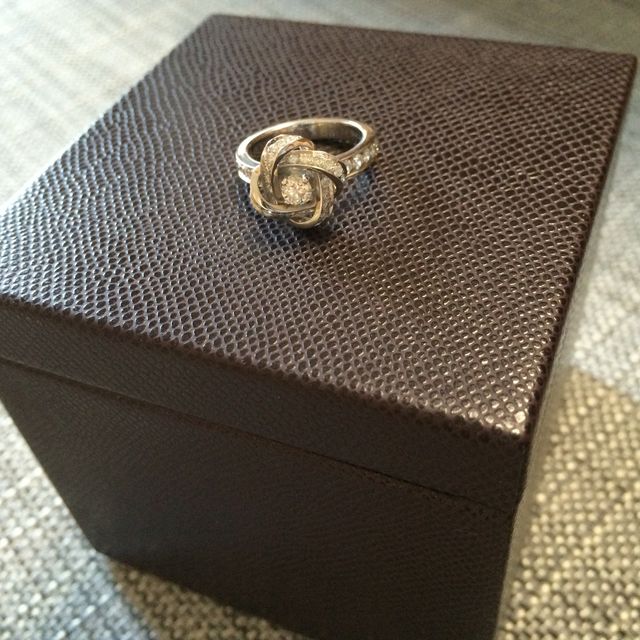 【ブシュロン(BOUCHERON)の口コミ】 インターネットで見つけて、まずデザインに一目ぼれしました。実際実物を…