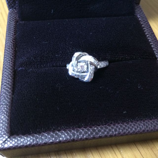 【ブシュロン(BOUCHERON)の口コミ】 インターネットで見つけて、まずデザインに一目ぼれしました。実際実物を…