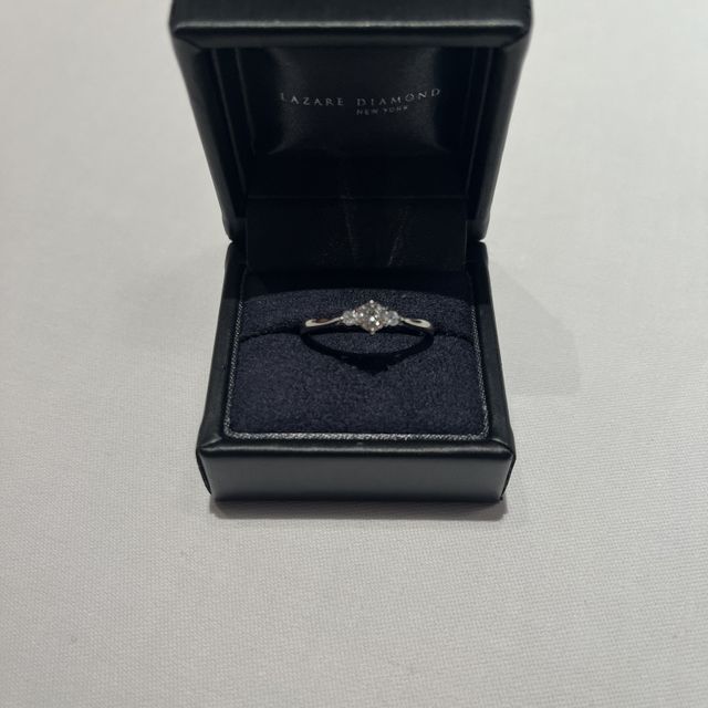 【ラザール ダイヤモンド(LAZARE DIAMOND)の口コミ】 デザインが個性的ですごく好きです。あまりないデザインのリングを購入し…