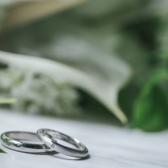 【CRAFY(クラフィ)の口コミ】 【指輪のデザインについて】
結婚指輪を探して、いろいろなブランドを10件…