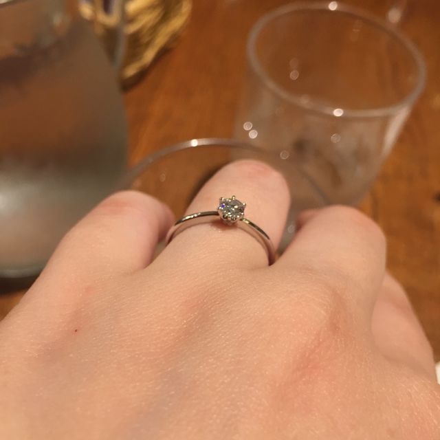 【銀座ダイヤモンドシライシの口コミ】 プロポーズは、二人が大好きな桜の木の下でと決めていました。その旨を店…