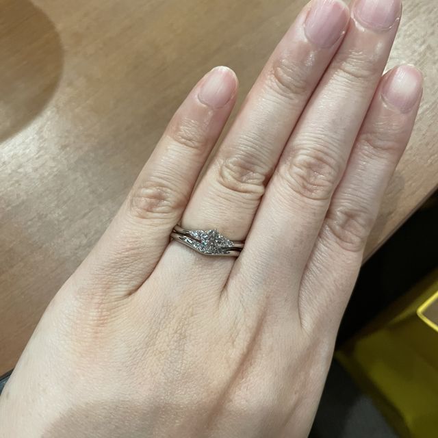 【ケイウノ ブライダル(K.UNO BRIDAL)の口コミ】 婚約指輪と結婚指輪を両方購入し、セットリングではなかったですが、組み…