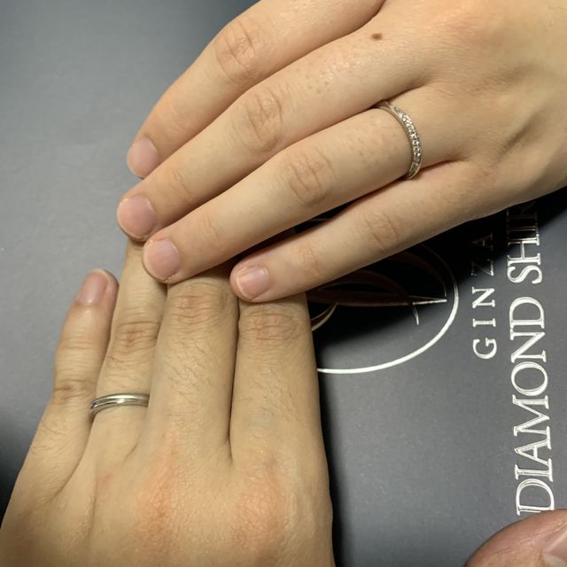 【銀座ダイヤモンドシライシの口コミ】 プラチナでシンプルな指輪を探していたのでとてもイメージにぴったりの指…
