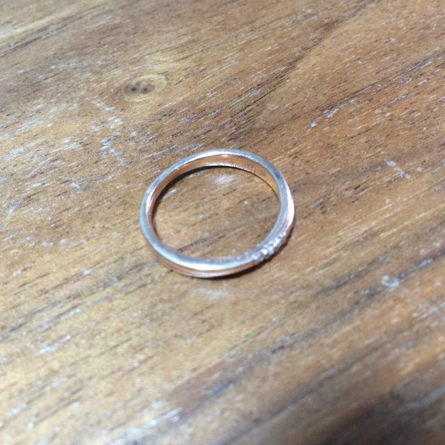 【4℃ BRIDAL(ヨンドシーブライダル)の口コミ】 婚約指輪としてペアリングを探していました。種類としては10種類ほどあり…