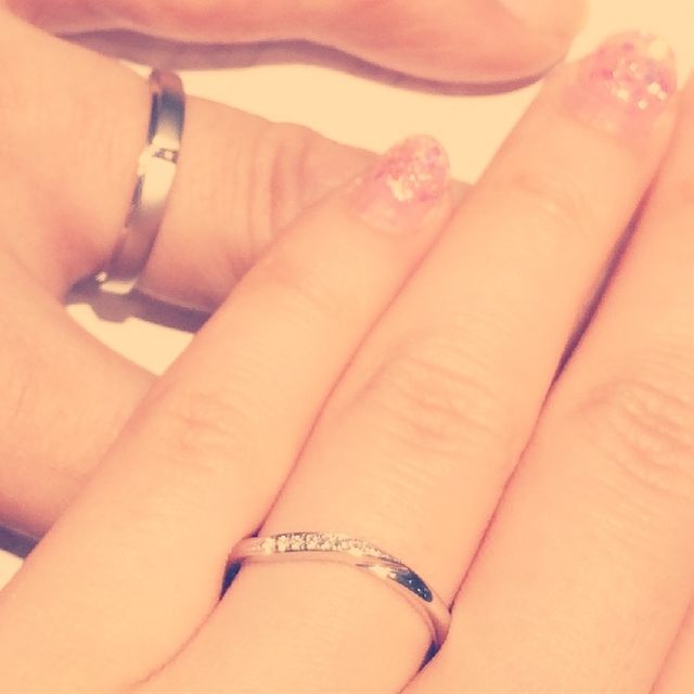 【CAFERING(カフェリング)の口コミ】 華奢なデザインが可愛いと思いましたが、旦那様とペア感を出すには似たよ…