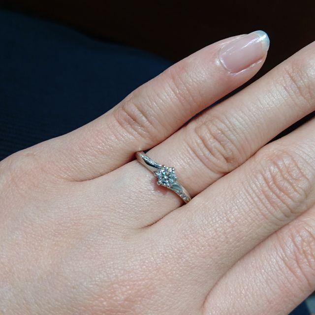 【銀座ダイヤモンドシライシの口コミ】 ソリティアに憧れがあり、しかし特別な日だけでなく普段から使えるような…