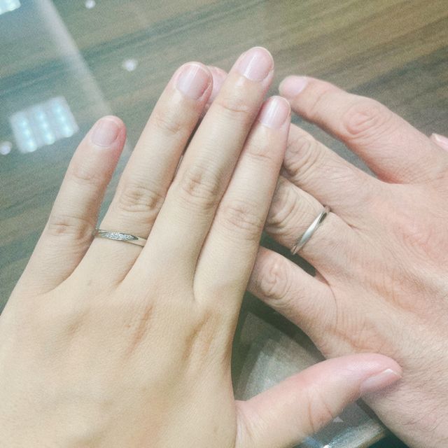 【4℃ BRIDAL(ヨンドシーブライダル)の口コミ】 まずインターネットでデザインと「奇跡」という名前に惹かれて店舗へ見に…