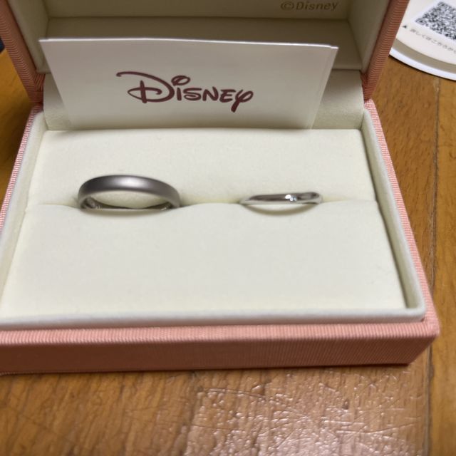 【ケイウノ ブライダル(K.UNO BRIDAL)の口コミ】 ディズニーが好きなので、内側にディズニー柄を含む刻印をいれました。デ…