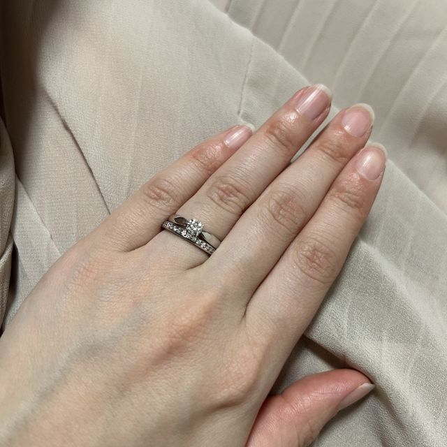 【ティファニー(Tiffany & Co.)の口コミ】 Tiffanyのハーフエタニティにはダイヤ周りに縁ありと縁なしがありましたが…