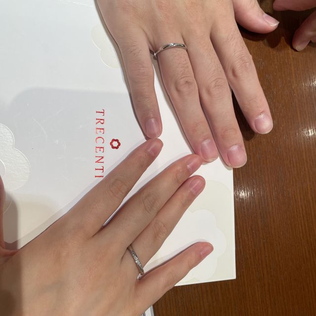 【TRECENTI(トレセンテ)の口コミ】 正面だけではなく側面からでも指輪のダイヤが見えるようになっており、他…