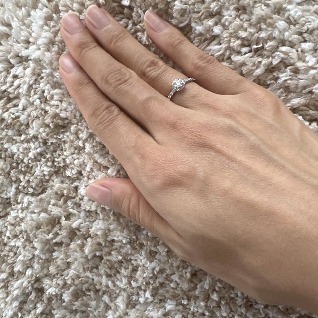 【BRILLIANCE+(ブリリアンスプラス)の口コミ】 プロポーズてわダイヤをいただき、後から一緒にデザインを選びに行きまし…